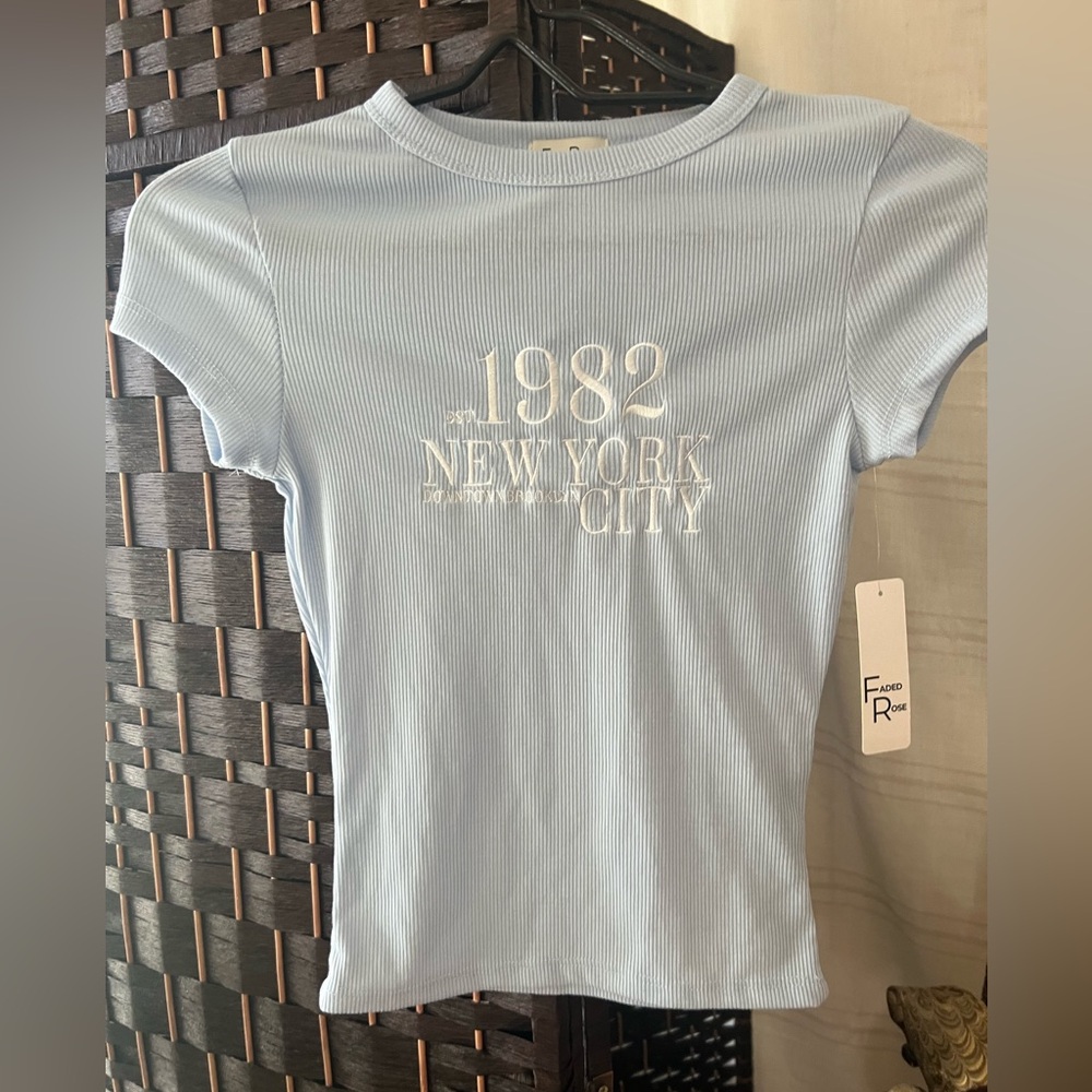 Faded Rose short sleeve graphic T-shirt, baby blue, size extra small, NWT